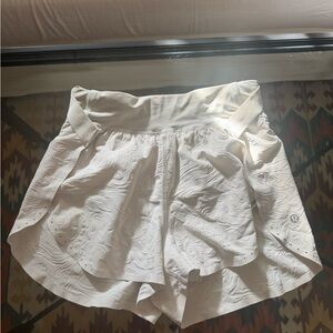 XS Lululemon Women's White Athletic Shorts